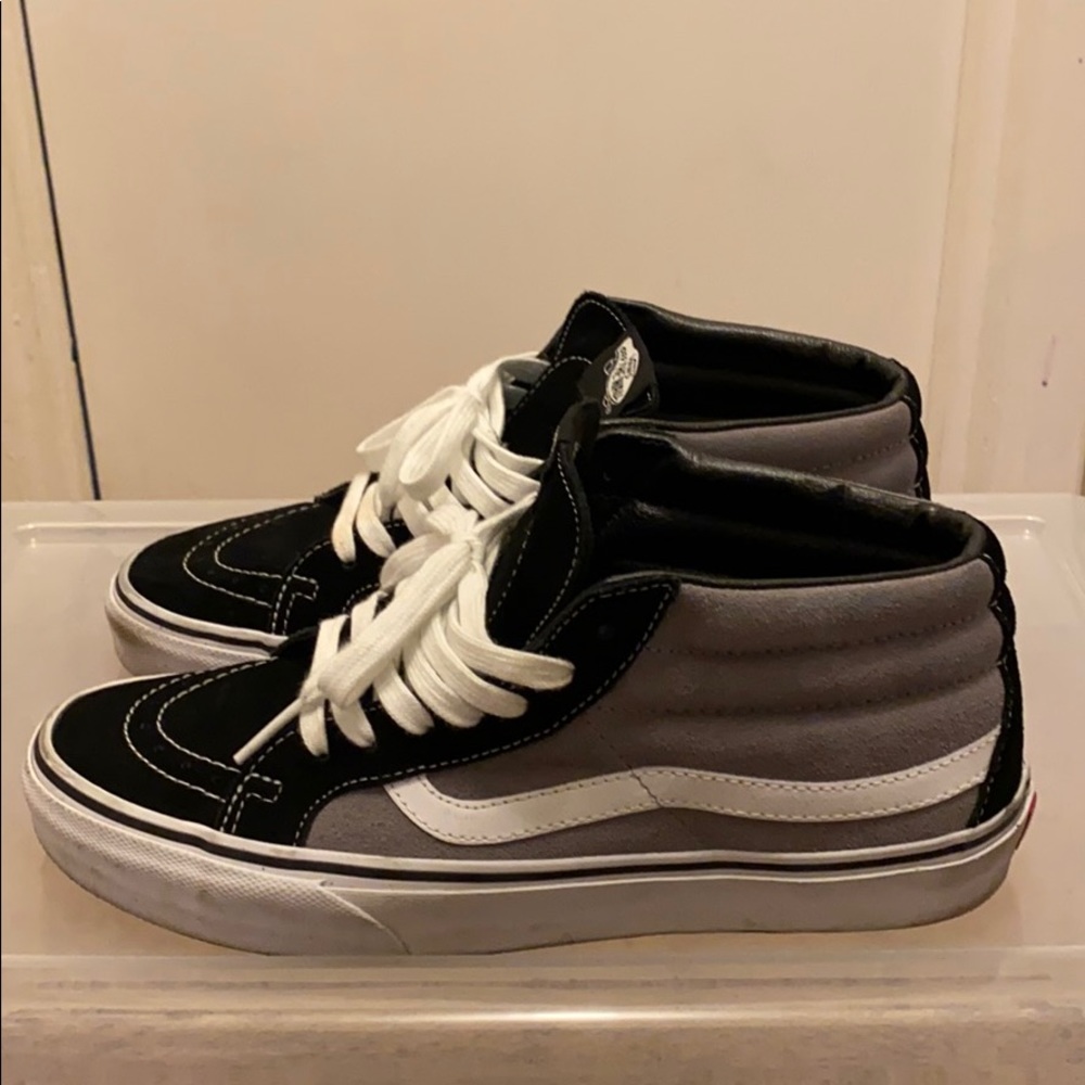 (SOLD) Vans SK8 Mid
